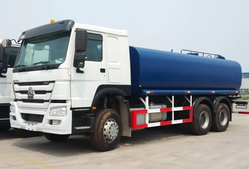 Sinotruck Howo 6X4 Oil Tanker