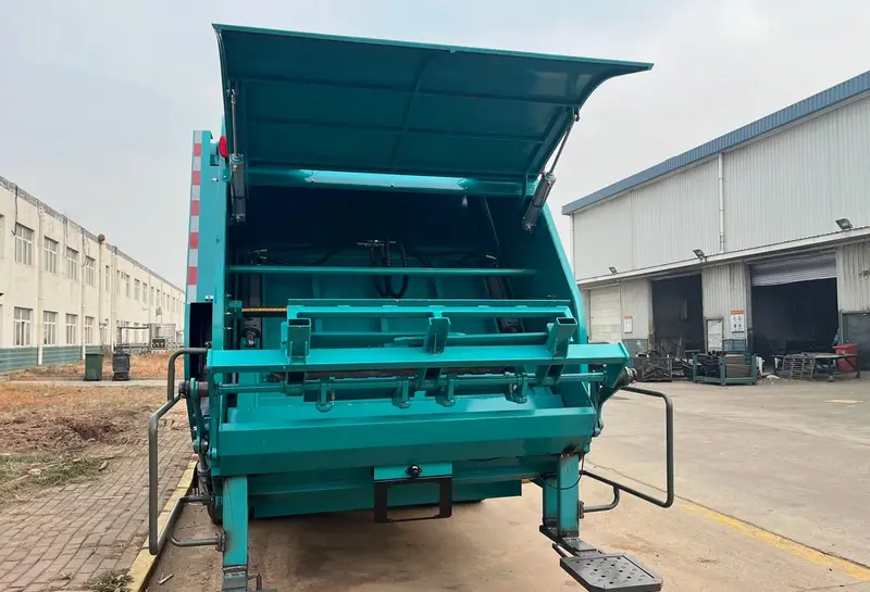 Chinese howo garbage truck