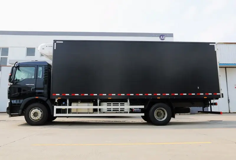 HOWO Refrigerated Truck