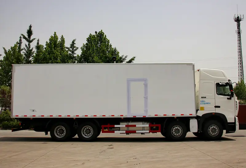 HOWO T7H 8X4 Cargo Trucks